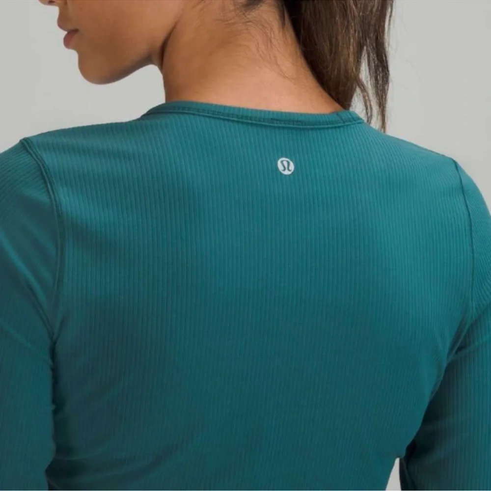 lululemon athletica or retention tag